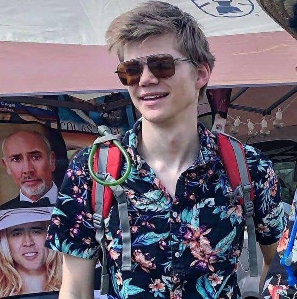 Meet your Posher, Cory